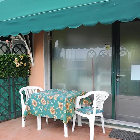 Appartamento Fronte Spiaggia Cavi di Lavagna Exterior photo