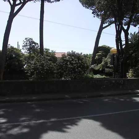 Appartamento Fronte Spiaggia Cavi di Lavagna Exterior photo
